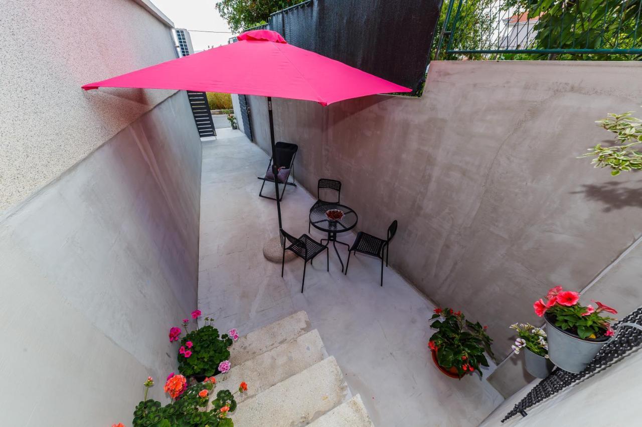 Apartmani Ujakovic Kaštela Εξωτερικό φωτογραφία