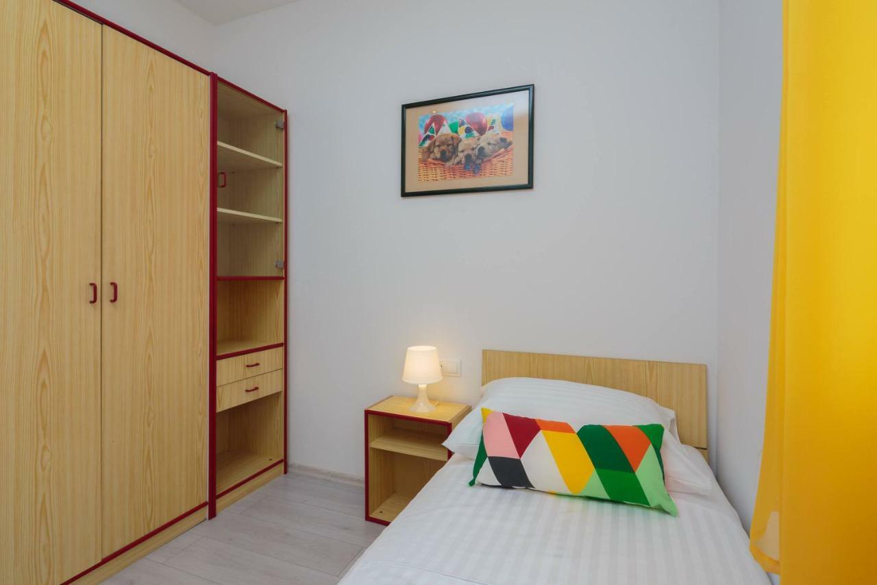 Apartmani Ujakovic Kaštela Εξωτερικό φωτογραφία