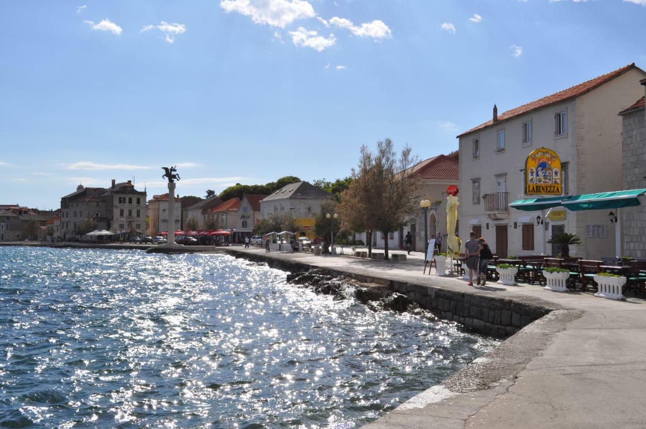 Apartmani Ujakovic Kaštela Εξωτερικό φωτογραφία