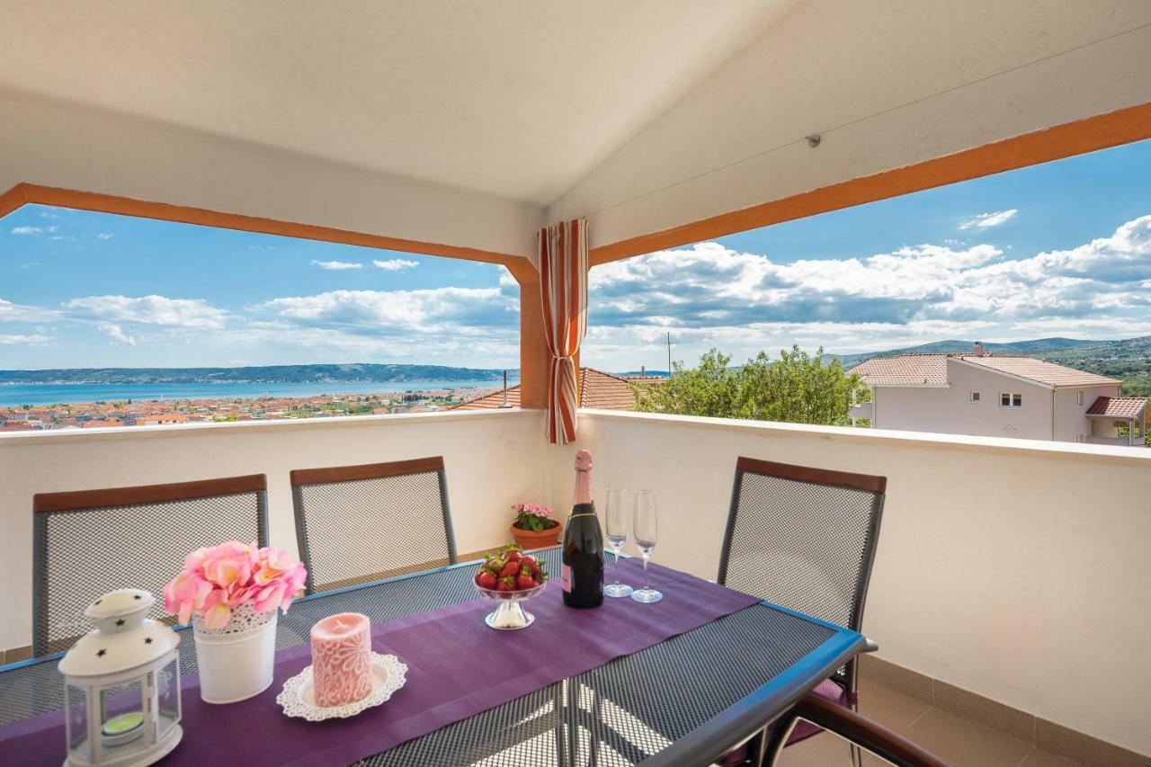 Apartmani Ujakovic Kaštela Εξωτερικό φωτογραφία