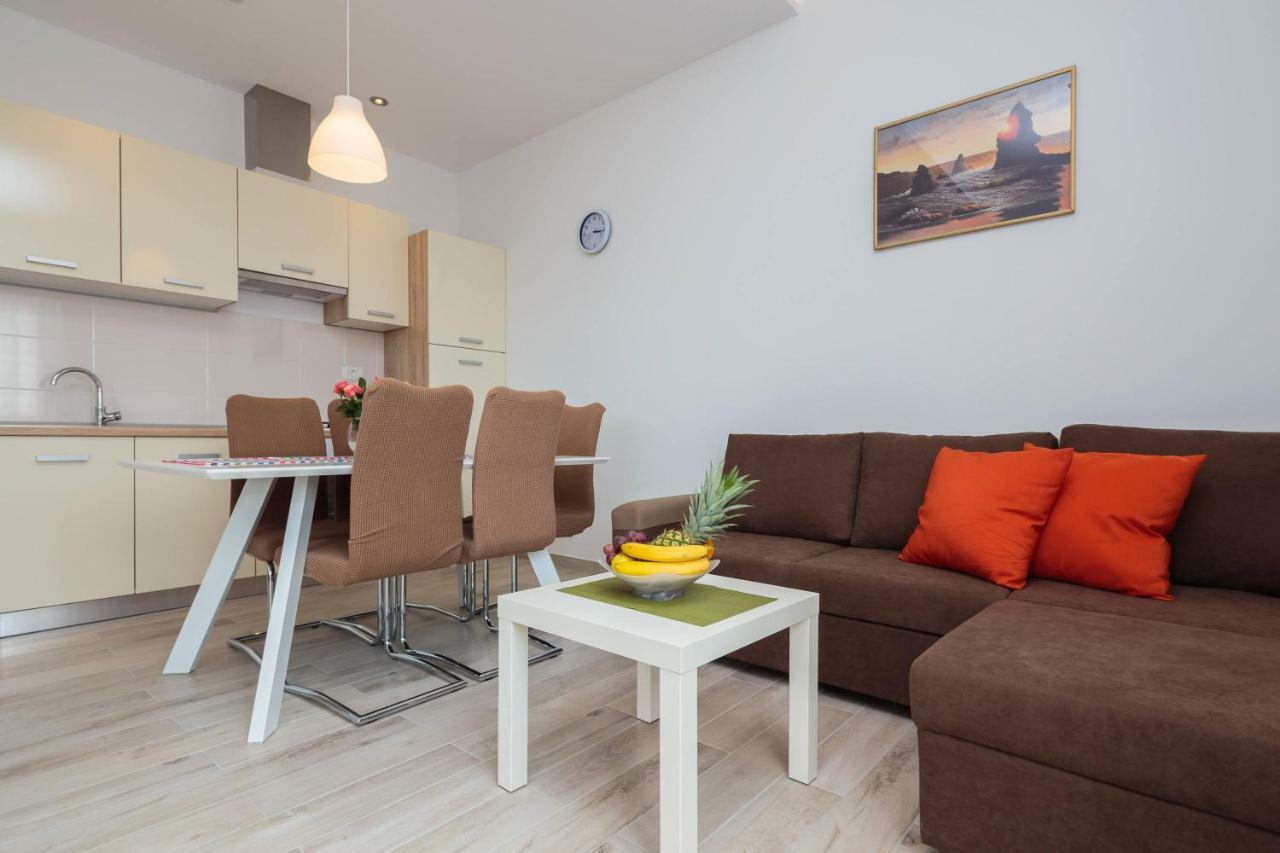 Apartmani Ujakovic Kaštela Εξωτερικό φωτογραφία